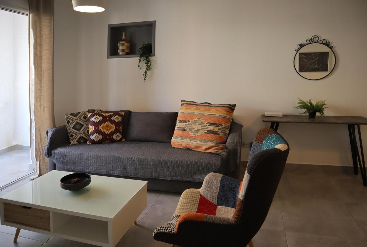 Alex'S Vacation Suite - 100M From The Beach - 6 Guests Paphos ภายนอก รูปภาพ