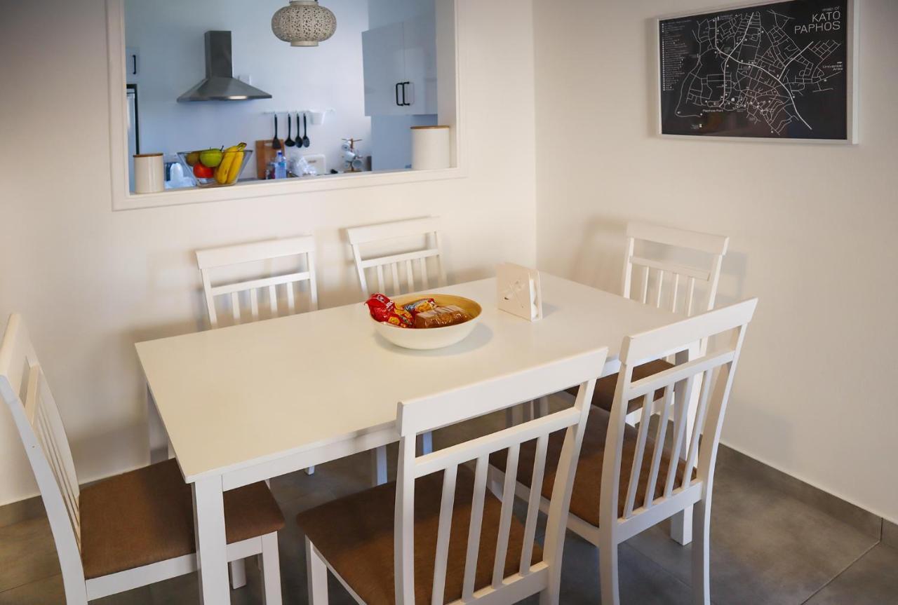 Alex'S Vacation Suite - 100M From The Beach - 6 Guests Paphos ภายนอก รูปภาพ
