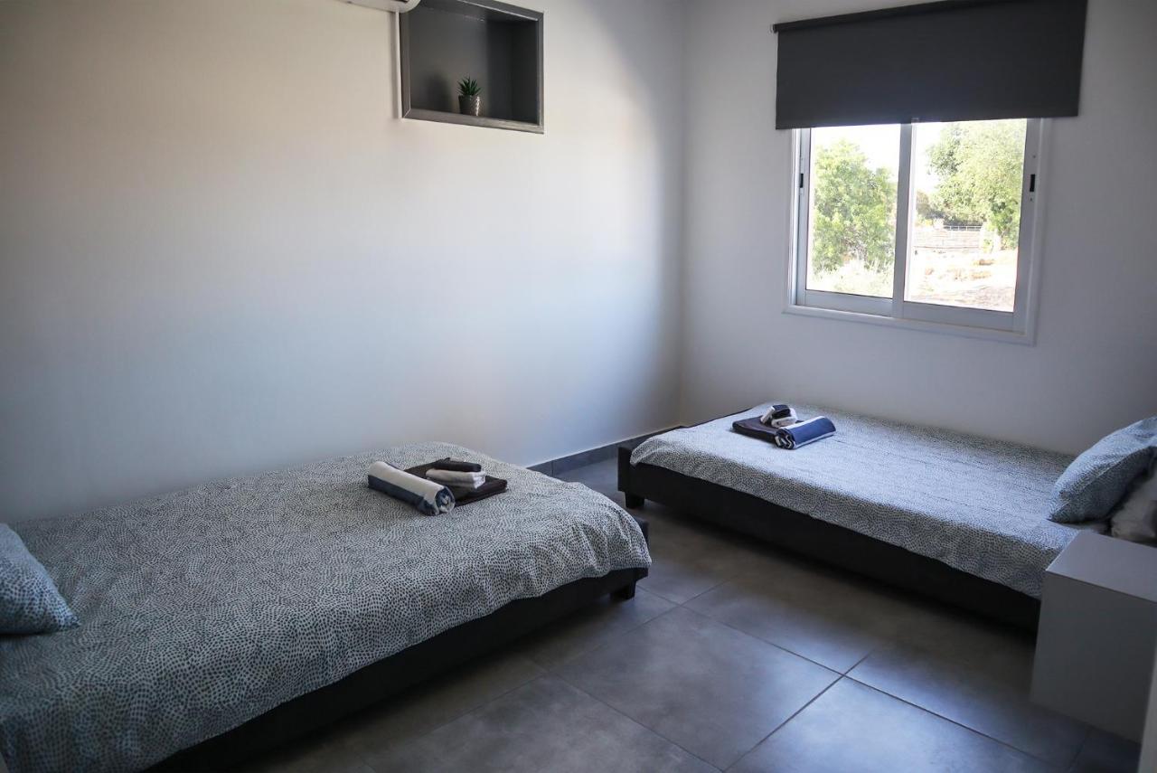 Alex'S Vacation Suite - 100M From The Beach - 6 Guests Paphos ภายนอก รูปภาพ